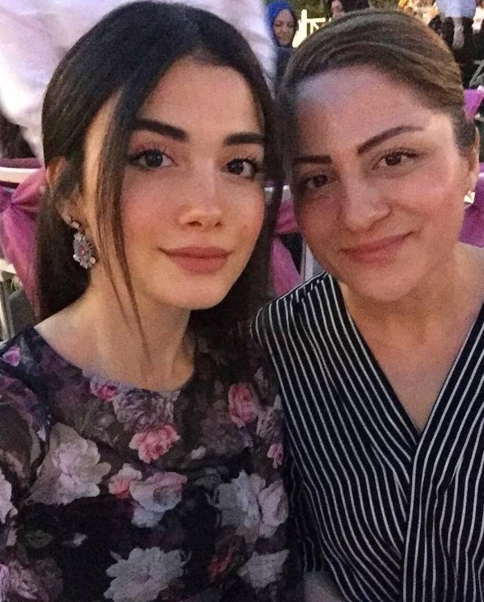 Ozge Yagiz With Her Mother Filiz Yagiz